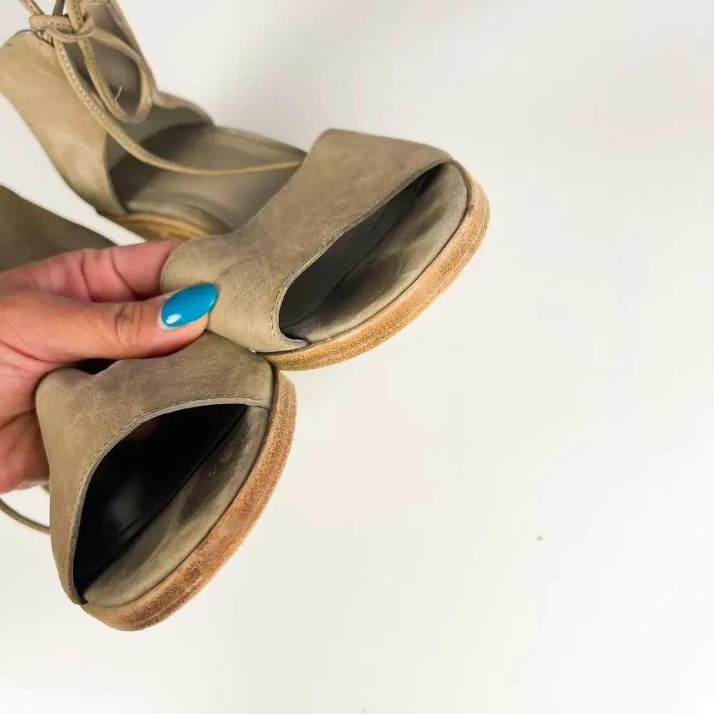 Eileen Fisher Ann Ankle Tie Leather Chunky 3” Heel Sandals Gray Beige - 7.5